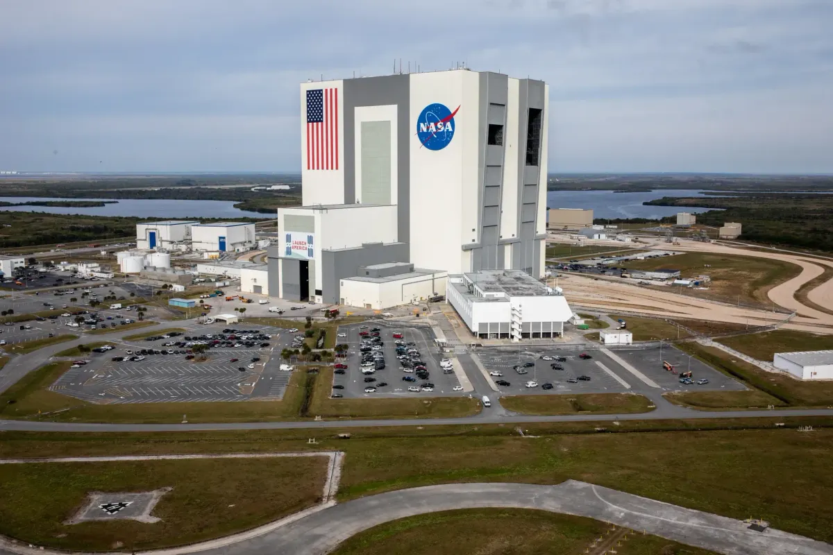 Kennedy Space Centers "Vehicle Assembly Building" (VAB) on Merritt Island, Florida