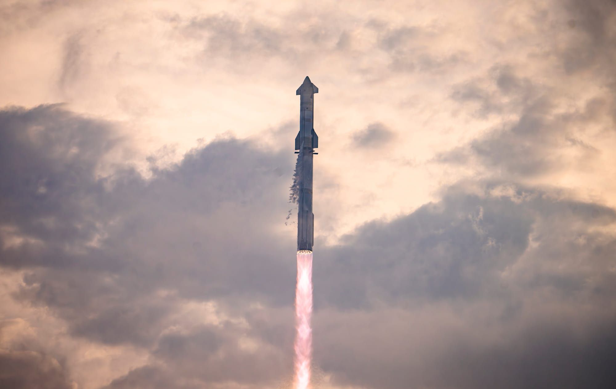 Starship-Super Heavy flies its third test!