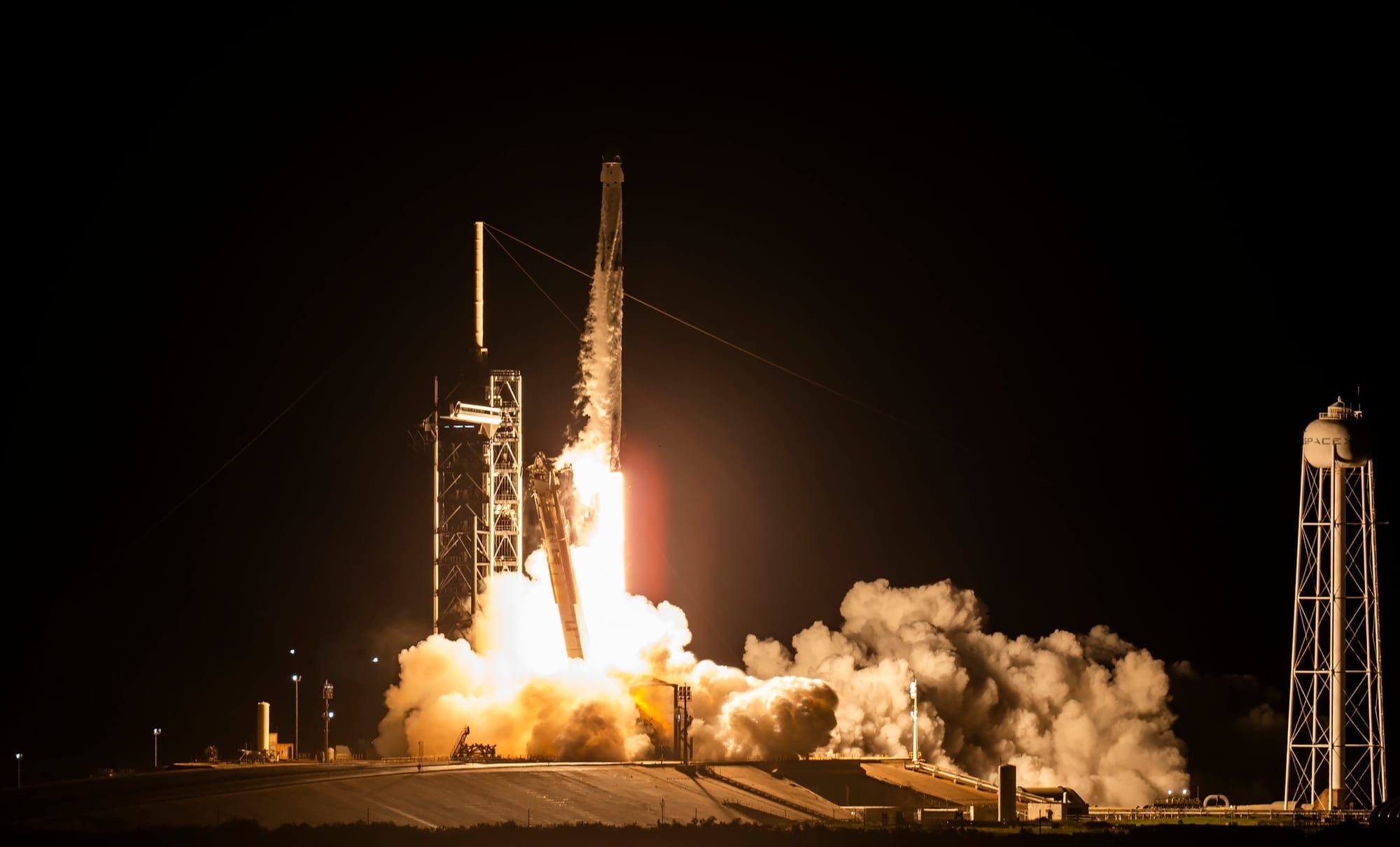 Polaris Dawn blasts off!