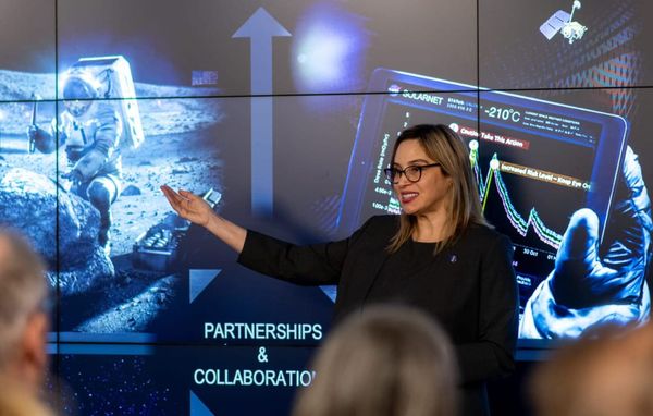 NASA Loses Another Director, Employees' Confidence