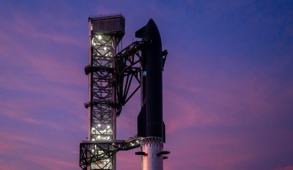 SpaceX Wants to Catch Starship in Its Next Flight, Spends Billions on AI