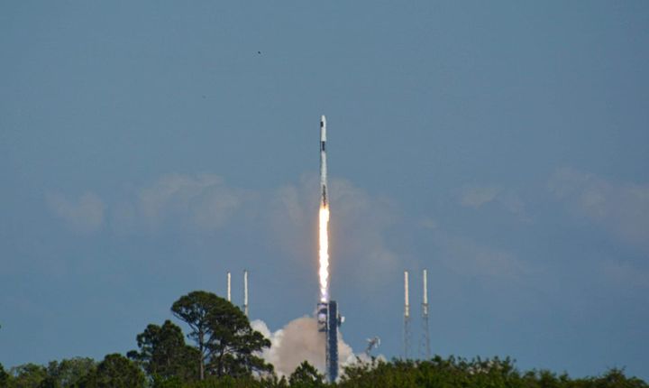 Falcon 9 lifting off from Space Launch Complex 40 for CRS-30. ©Madison Tuttle/NASA