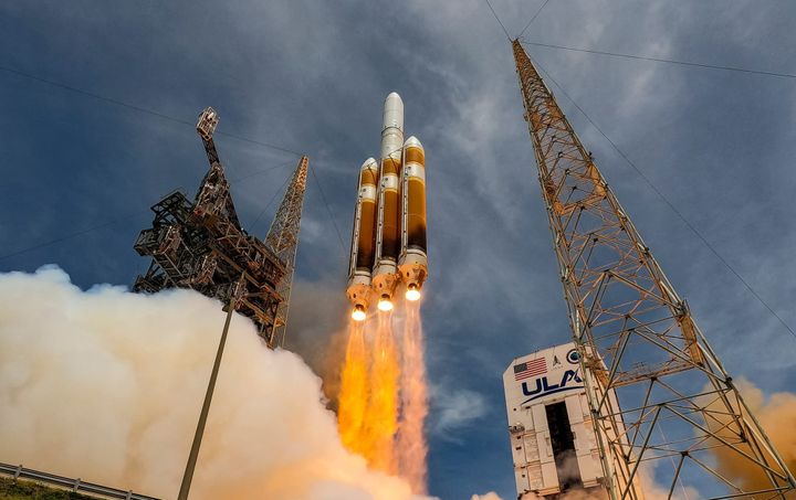 Delta IV Heavy lifting off from Space Launch Complex 37B for NROL-70. ©United Launch Alliance 