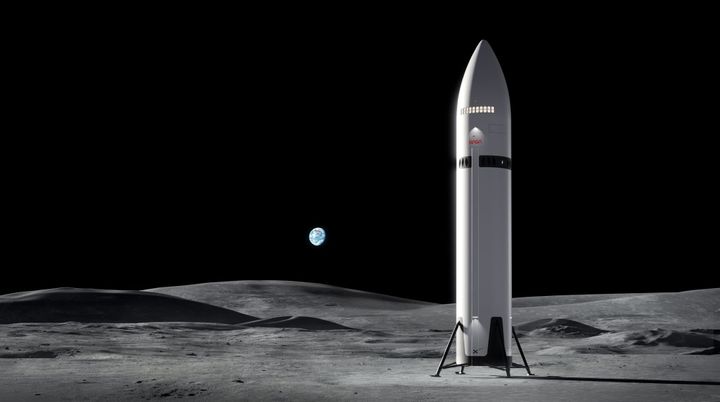 A render of SpaceX HLS on the lunar surface. ©SpaceX