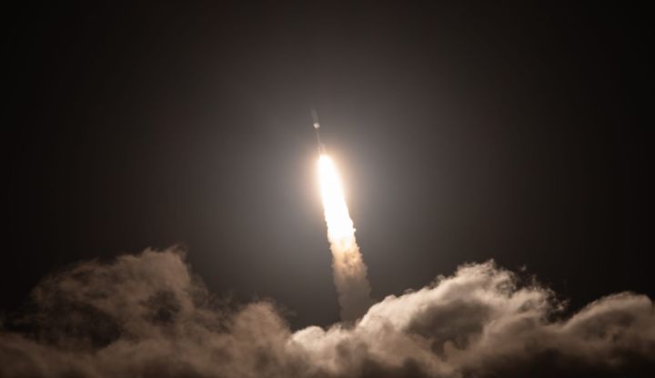 Atlas V during first-stage flight on December 16th. ©Derek Newsome