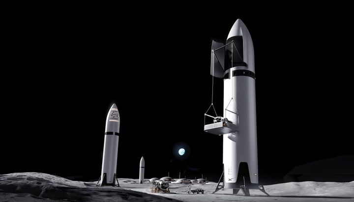 A render of Starship lunar landers on the Moon bringing cargo to a Moon base. ©SpaceX