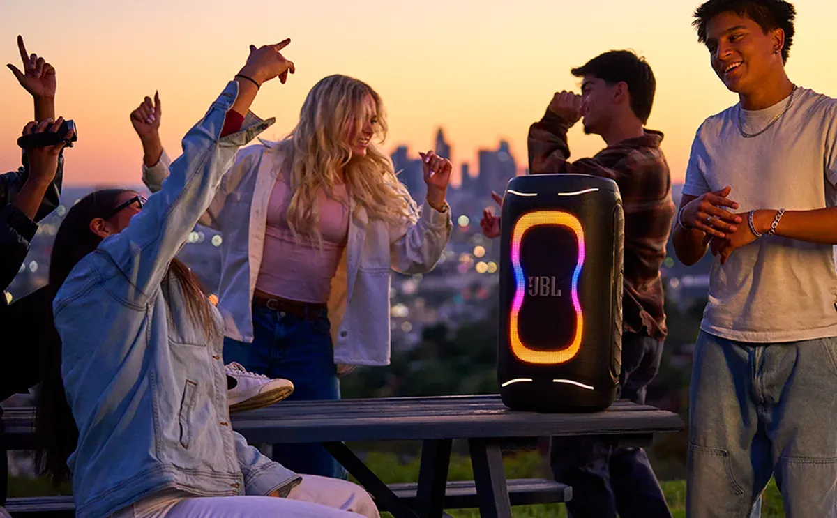 JBL PartyBox 130 戶外派對使用情境
