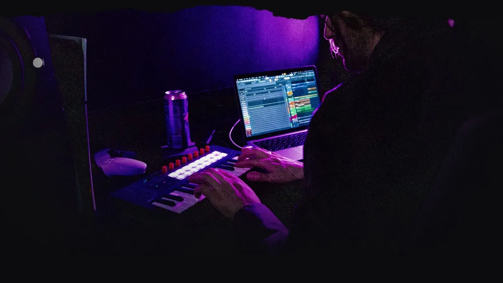 Novation FLkey 2 桌面使用情境