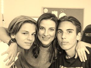 Momtastics (Tribu estratégica para Sunvivia)