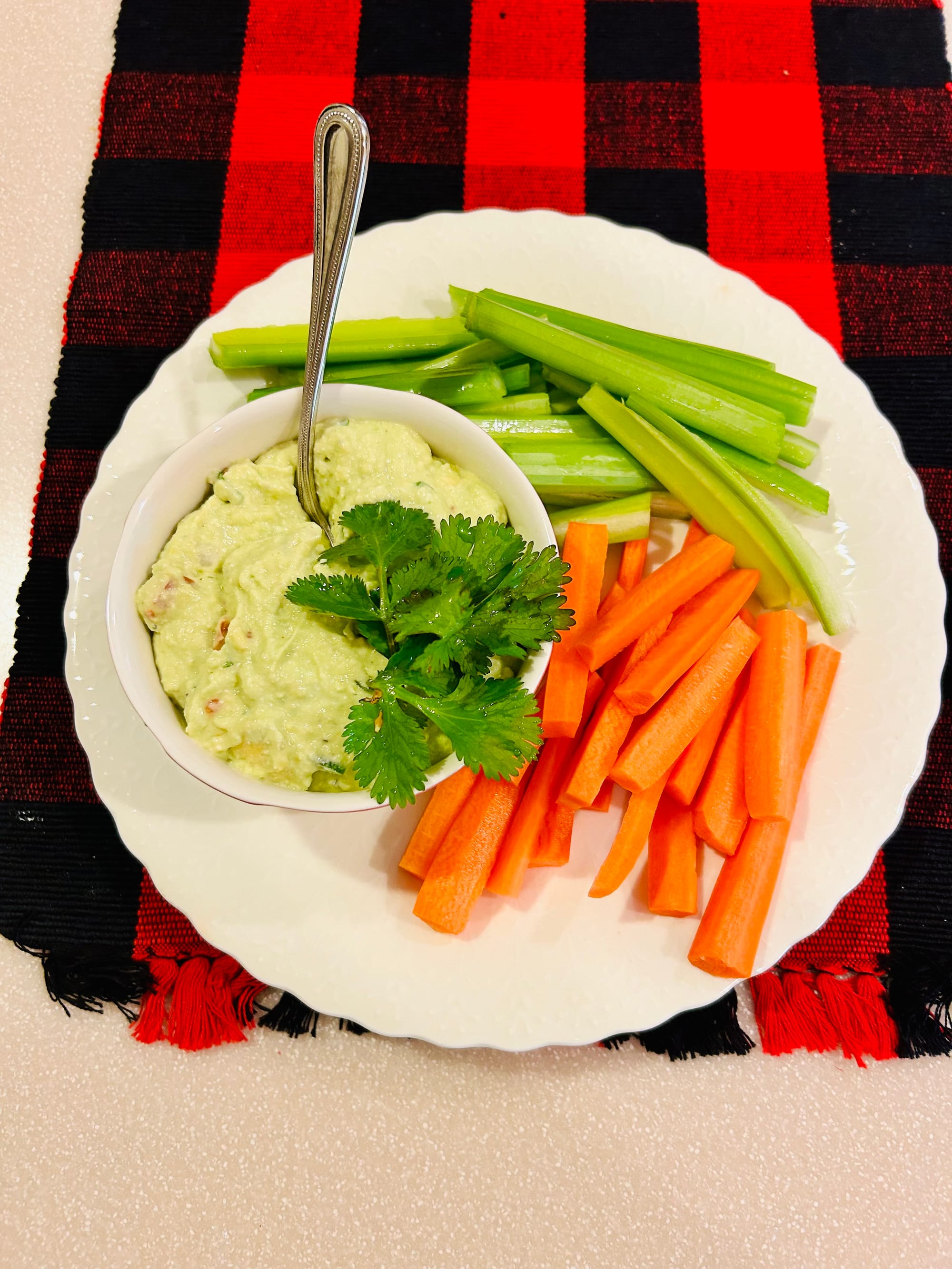 🍽️ Avocado Cottage Cheese Vegetable Dip 🥑