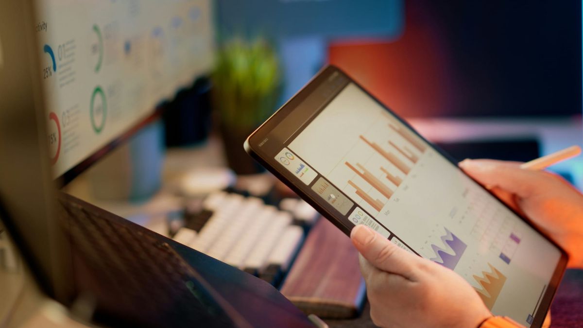 AnalysisGPT vs Datapad - AI Analytics Tool Fit for Small Business