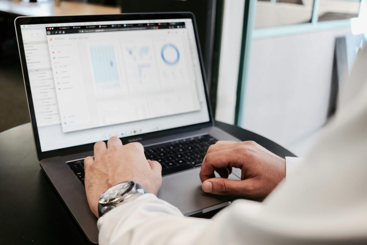AnalysisGPT vs Tableau for Small Businesses Without a Data Team