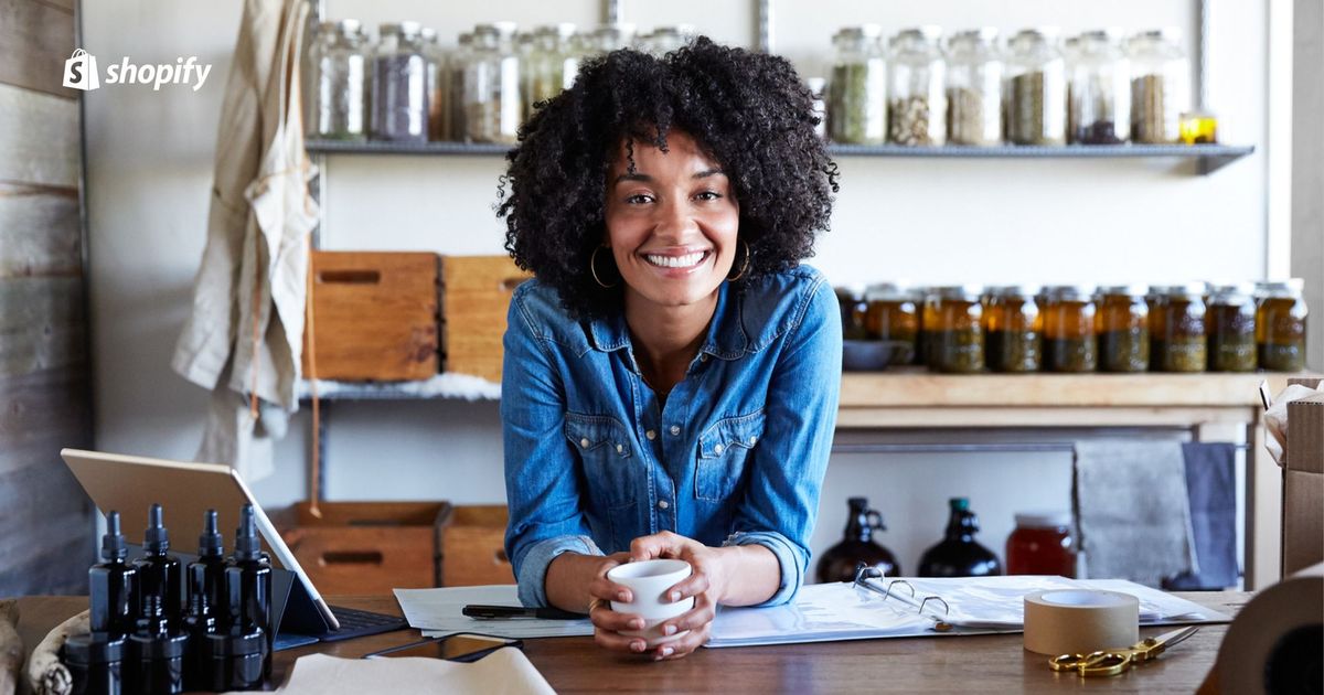 How to Choose the Right E-Commerce Platform to Manage Your Online Store Post feature image