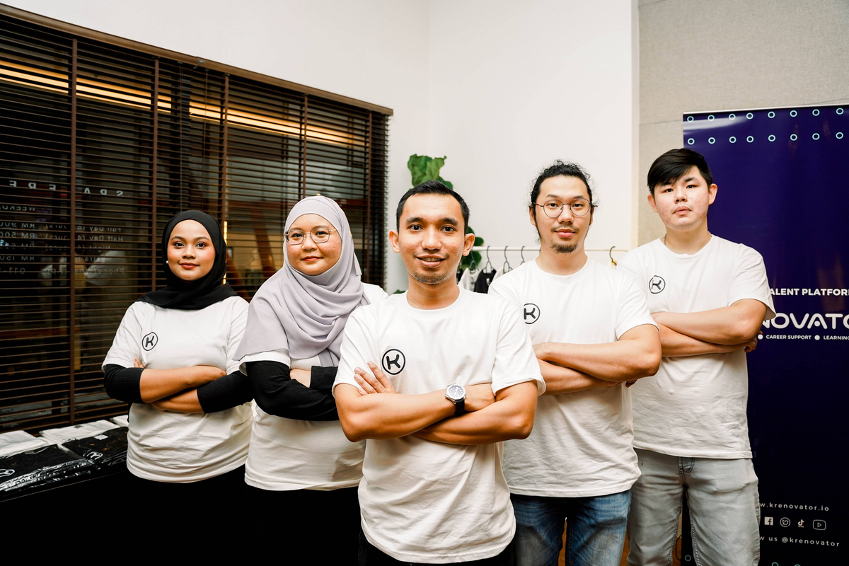 This startup has launched an AI assistant to improve the coding skills of developers Post feature image