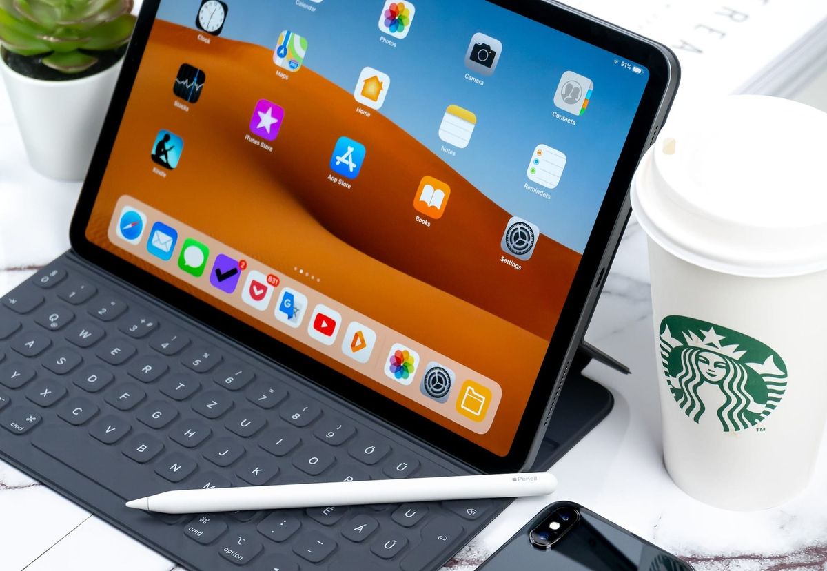 How to share passwords with others on iPhones and iPads Post feature image