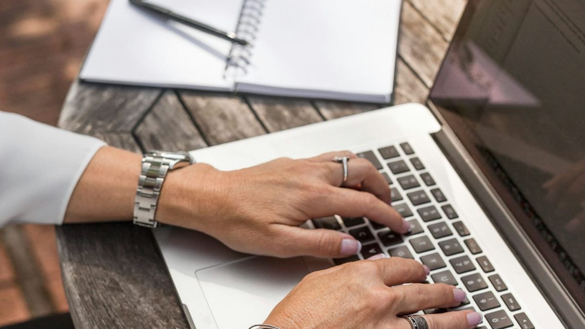 7 Tools to Help You Become a Better Technical Writer Post feature image