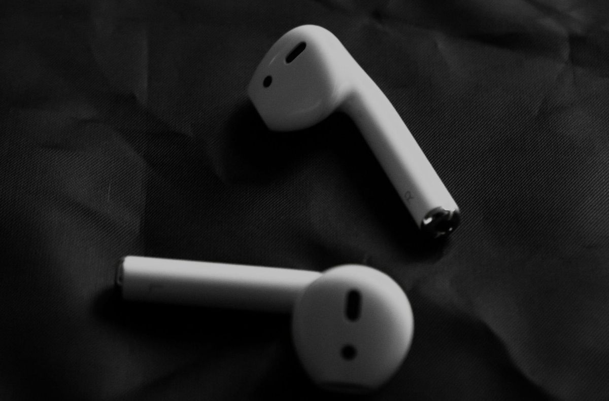 How to pair and use AirPods on your Android phone Post feature image