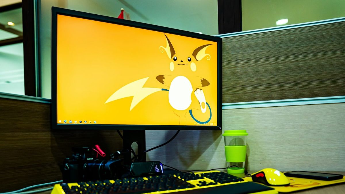 How To Change Your Desktop Background on Your Windows PC Post feature image