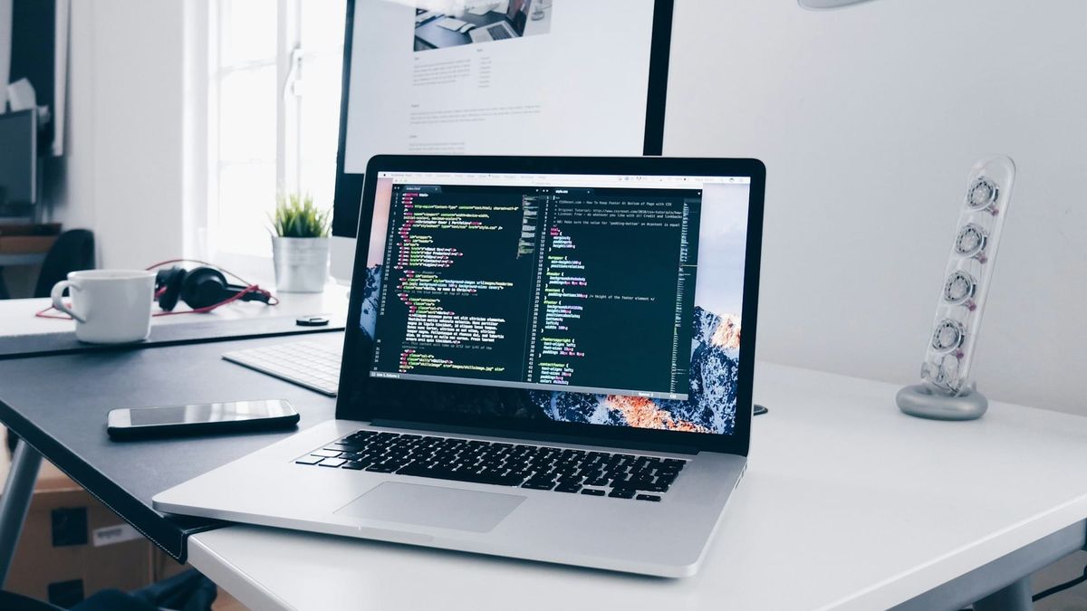 A comprehensive guide to becoming an AI Engineer Post feature image