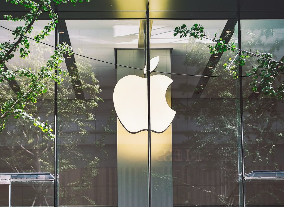 CHART: Apple’s solid Q4 FY24 performance tempered by income setback Post feature image