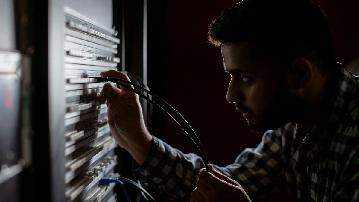 A comprehensive guide to becoming a Quantum Computing Engineer in 2025 Post feature image