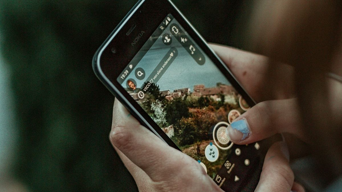 Snapchat Launches New AI-Powered Video Lenses Post feature image