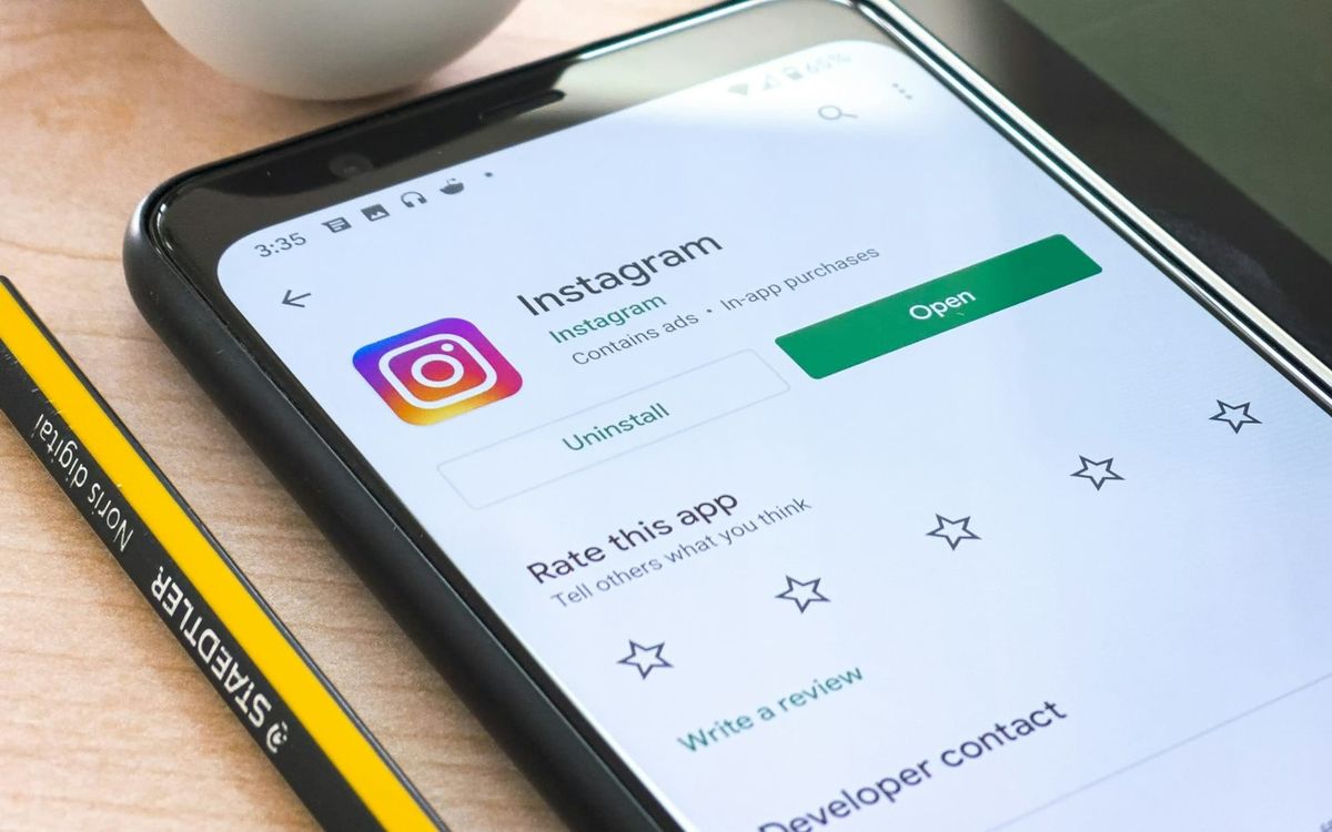 Google says updating Instagram app will fix Android battery drain issue Post feature image