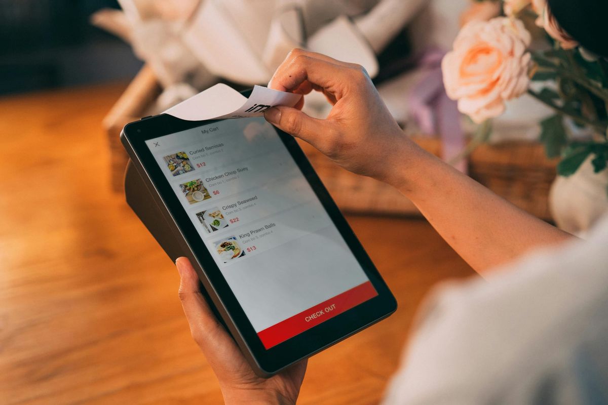 How AI is Revolutionizing Menu Planning for Restaurants and Food Brands Post feature image