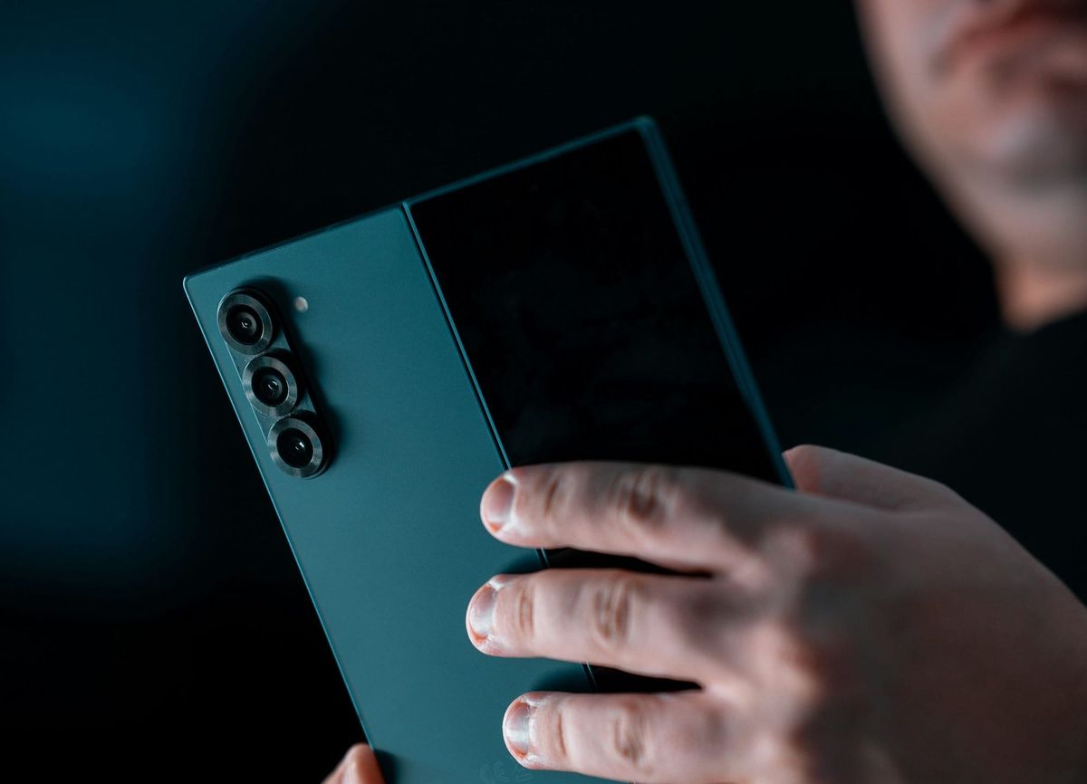 Samsung is no longer the default king of foldables outside China Post feature image