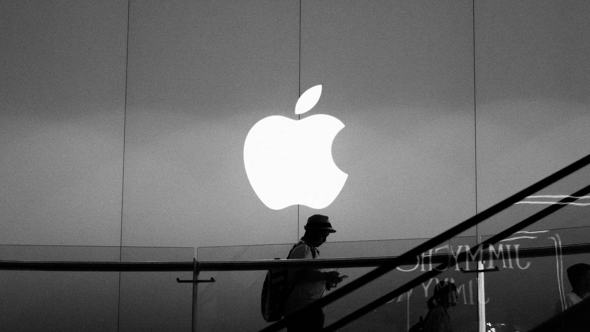 Apple’s Next Big Bet Could Be AI Wearables Post feature image