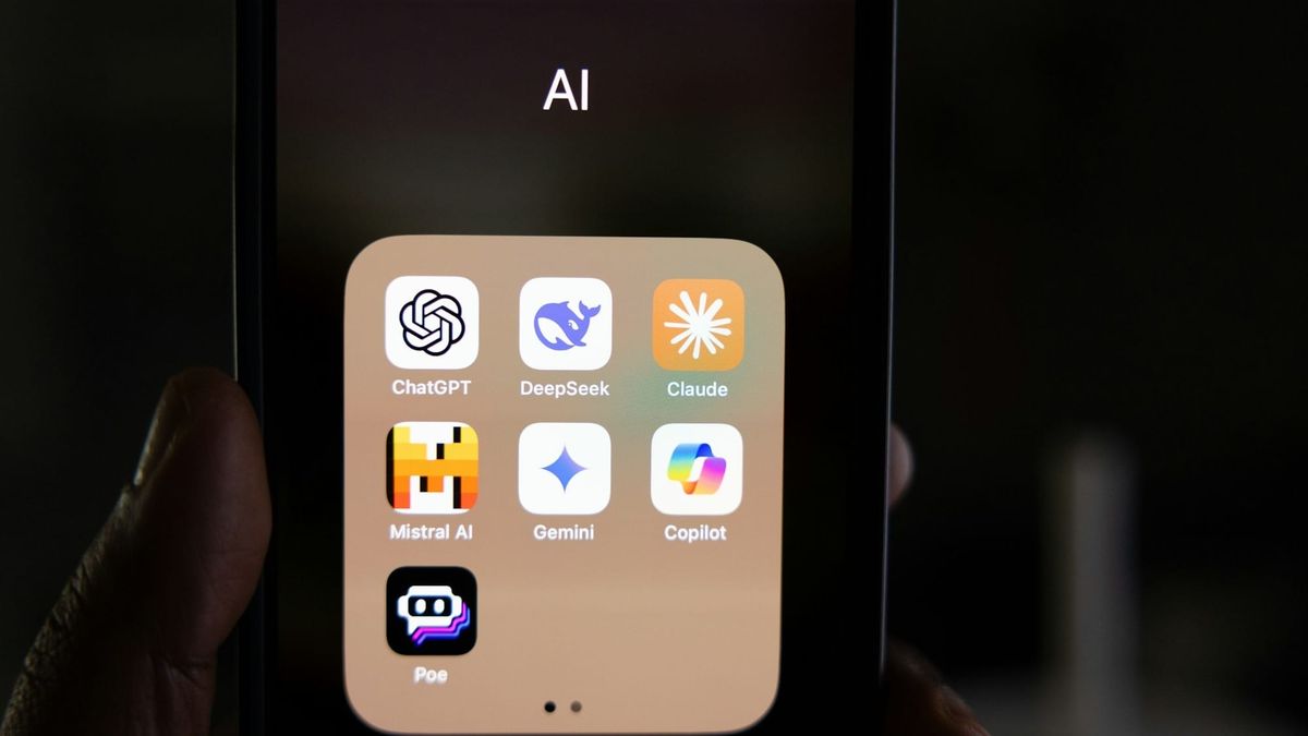 Why Are Americans Uninstalling ChatGPT? Inside Anthropic’s Claude Rise to No. 1 on the App Store Post feature image