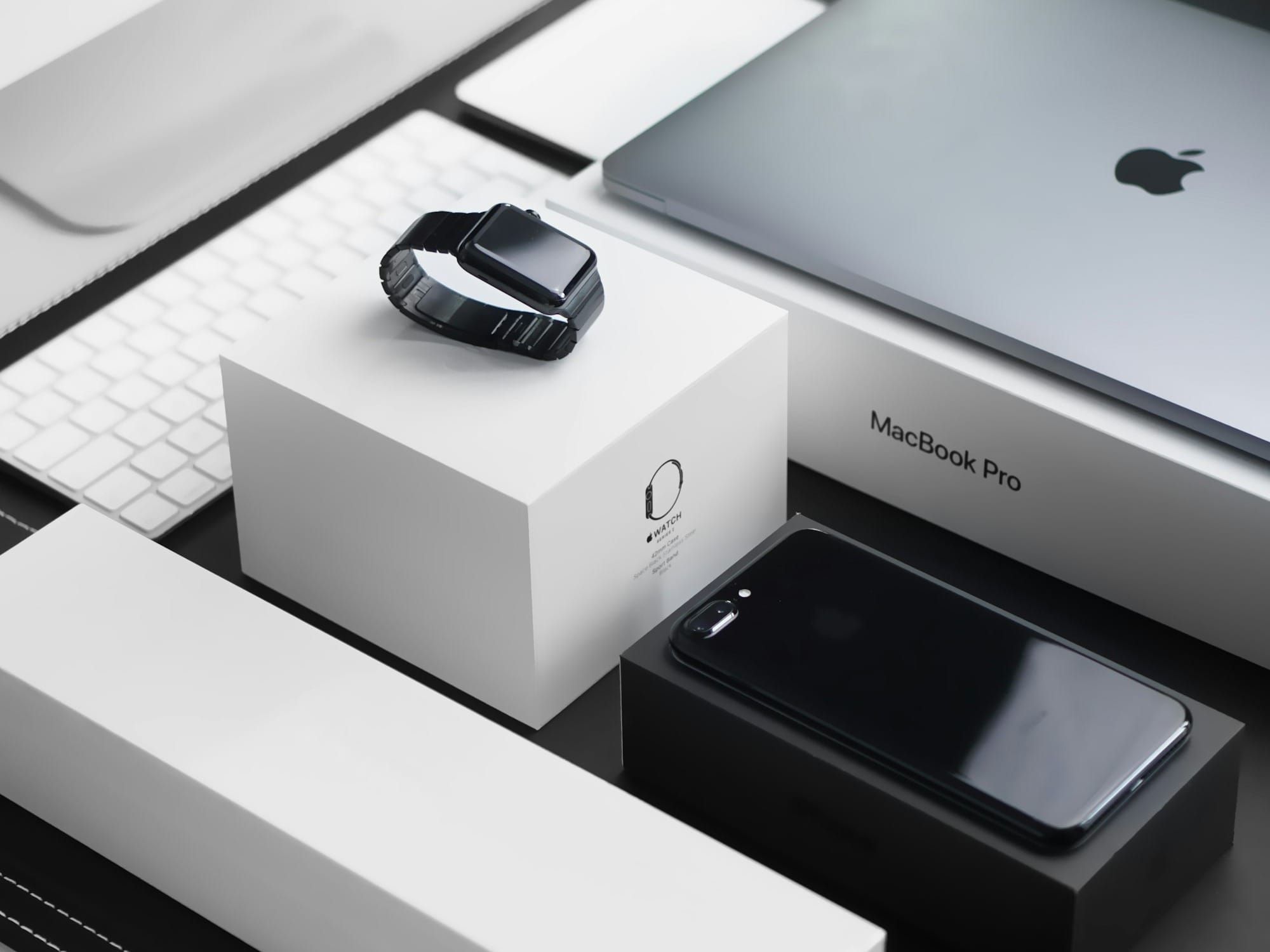 Croma’s year-end sale in India brings discounts on iPhone 16, MacBook Air M4, and more Post image