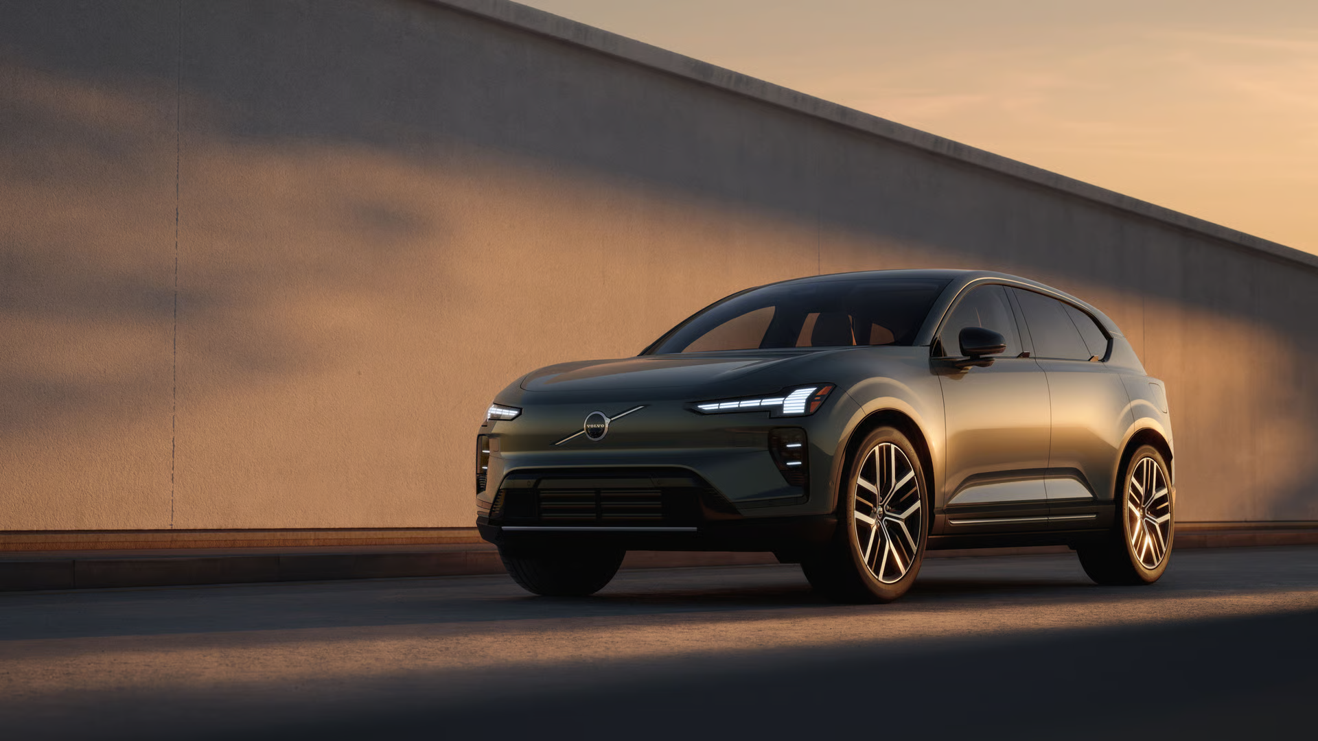 Volvo Unveils EX60 Electric SUV With 400-Mile Range, Fast Charging, and New SPA3 Platform Post image