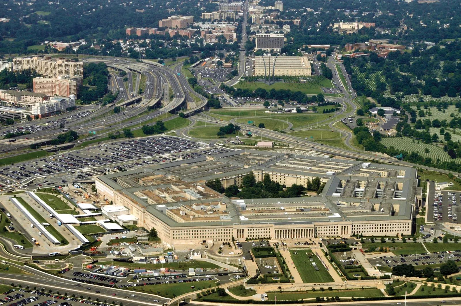U.S. Department of War Seeks to Expand OpenAI and Anthropic Tools to Classified Systems, Report Says Post image