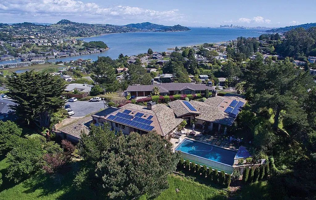 California Mansion Is Listed on Zillow — Owner Says He Wants Anthropic AI Shares Post image