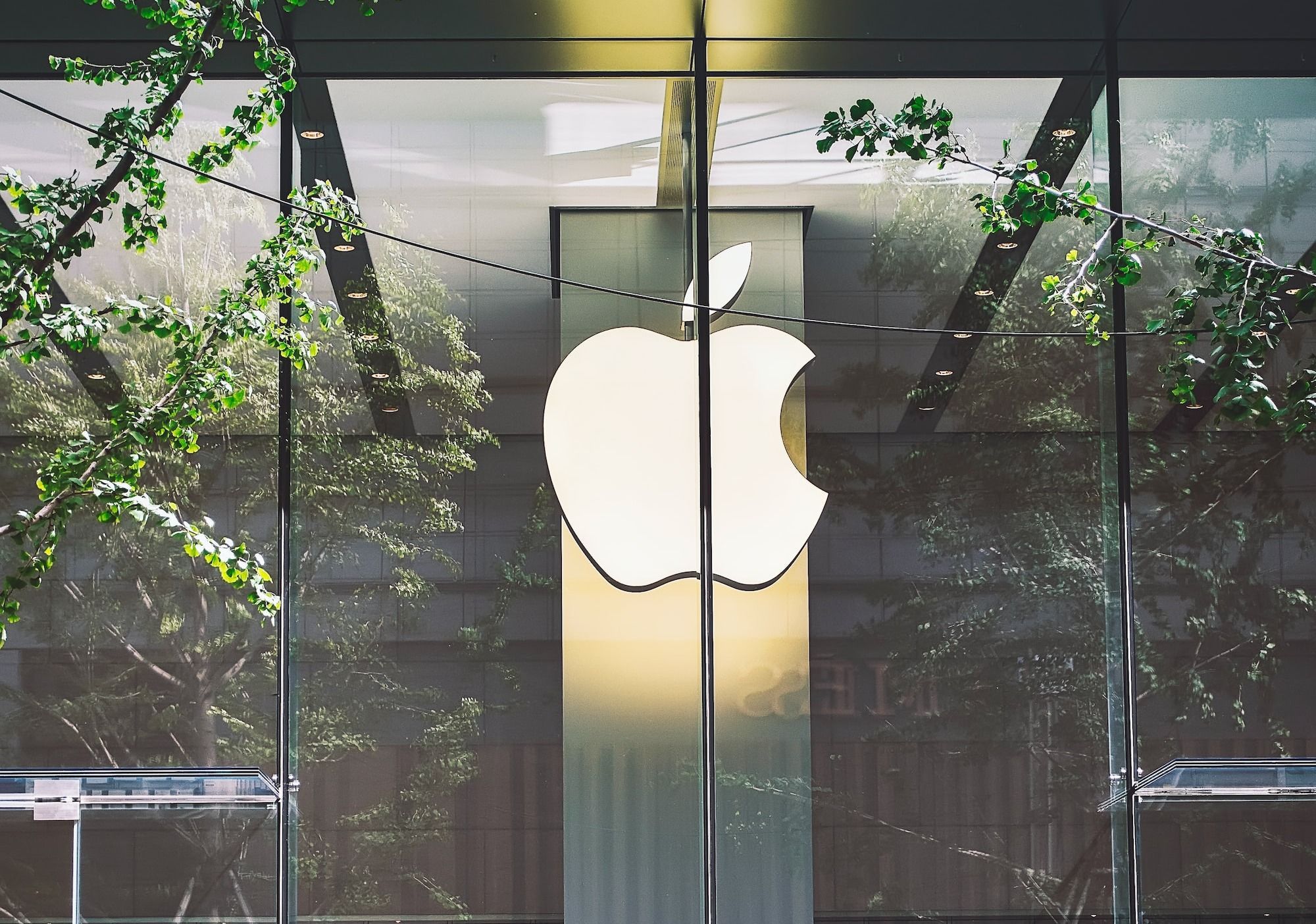 CHART: Apple becomes the first company to surpass $3 trillion in market value Post feature image