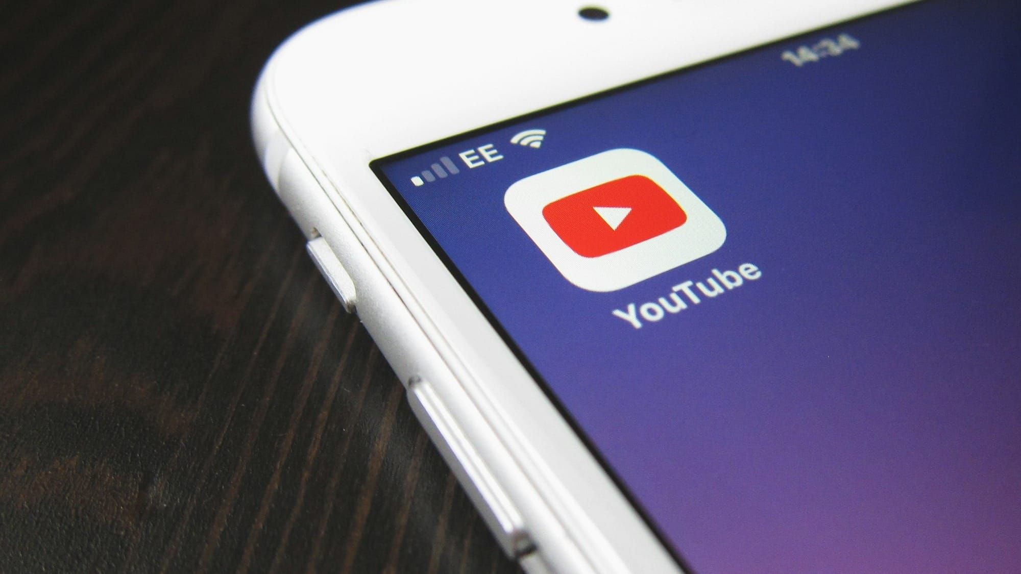 YouTube tests new voice reply feature Post feature image
