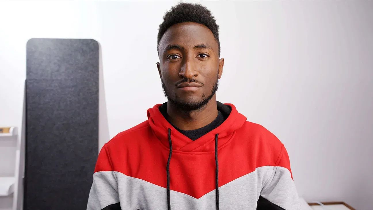 A YouTube Explainer Turned Into a Smartphone Battery Controversy Post feature image