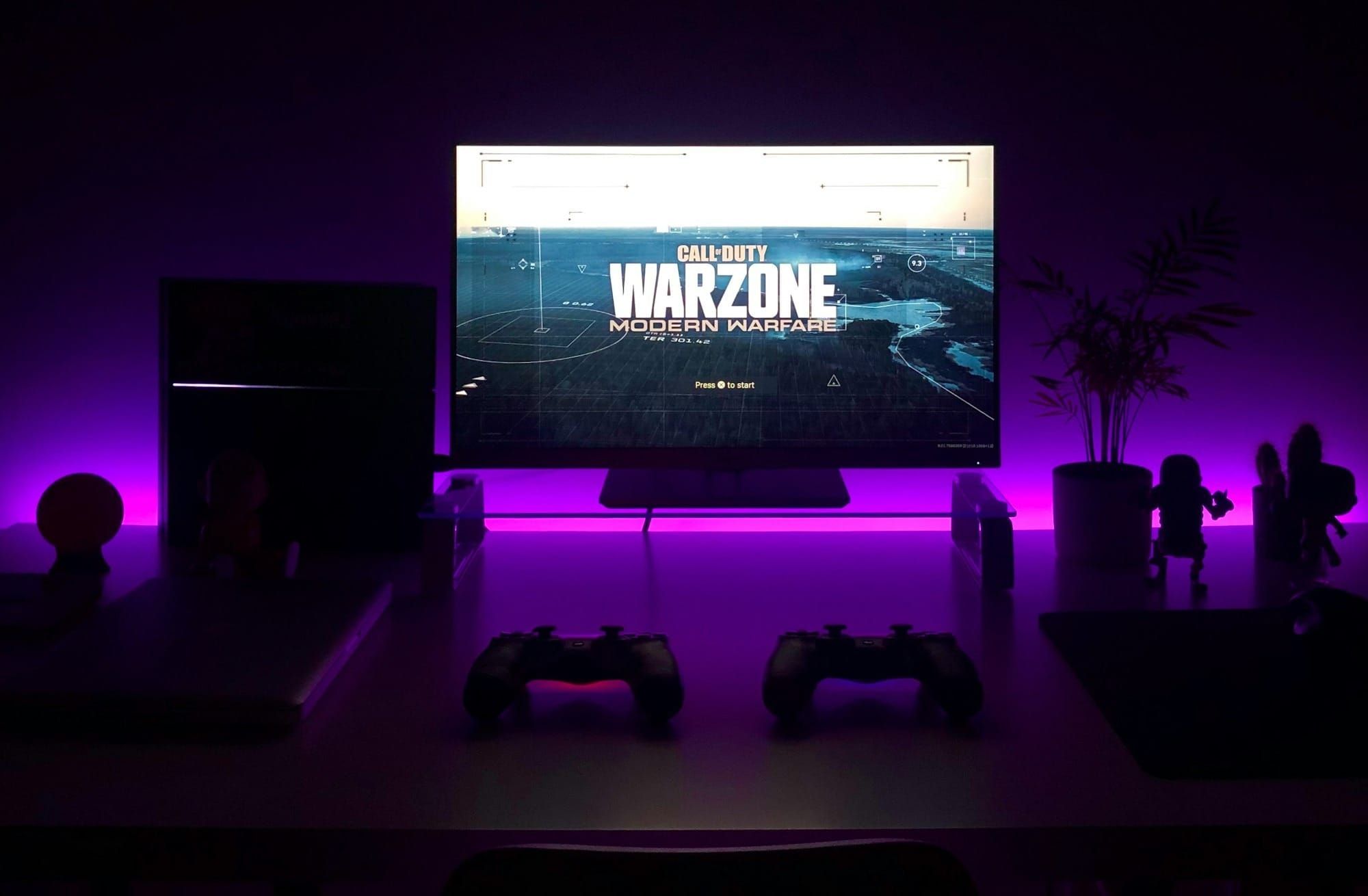 Sony PlayStation 5 vs. Microsoft Xbox Series X: A Comparison Guide (Infographic) Post image