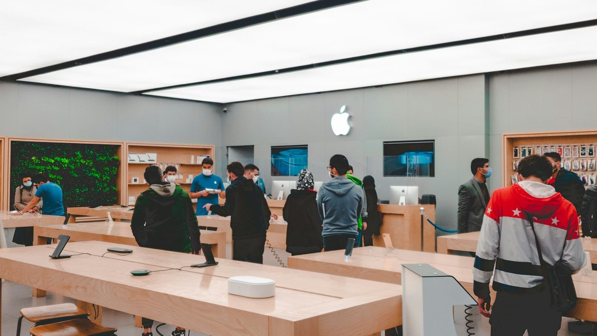 Apple unveils a new AppleCare subscription that covers multiple devices Post image