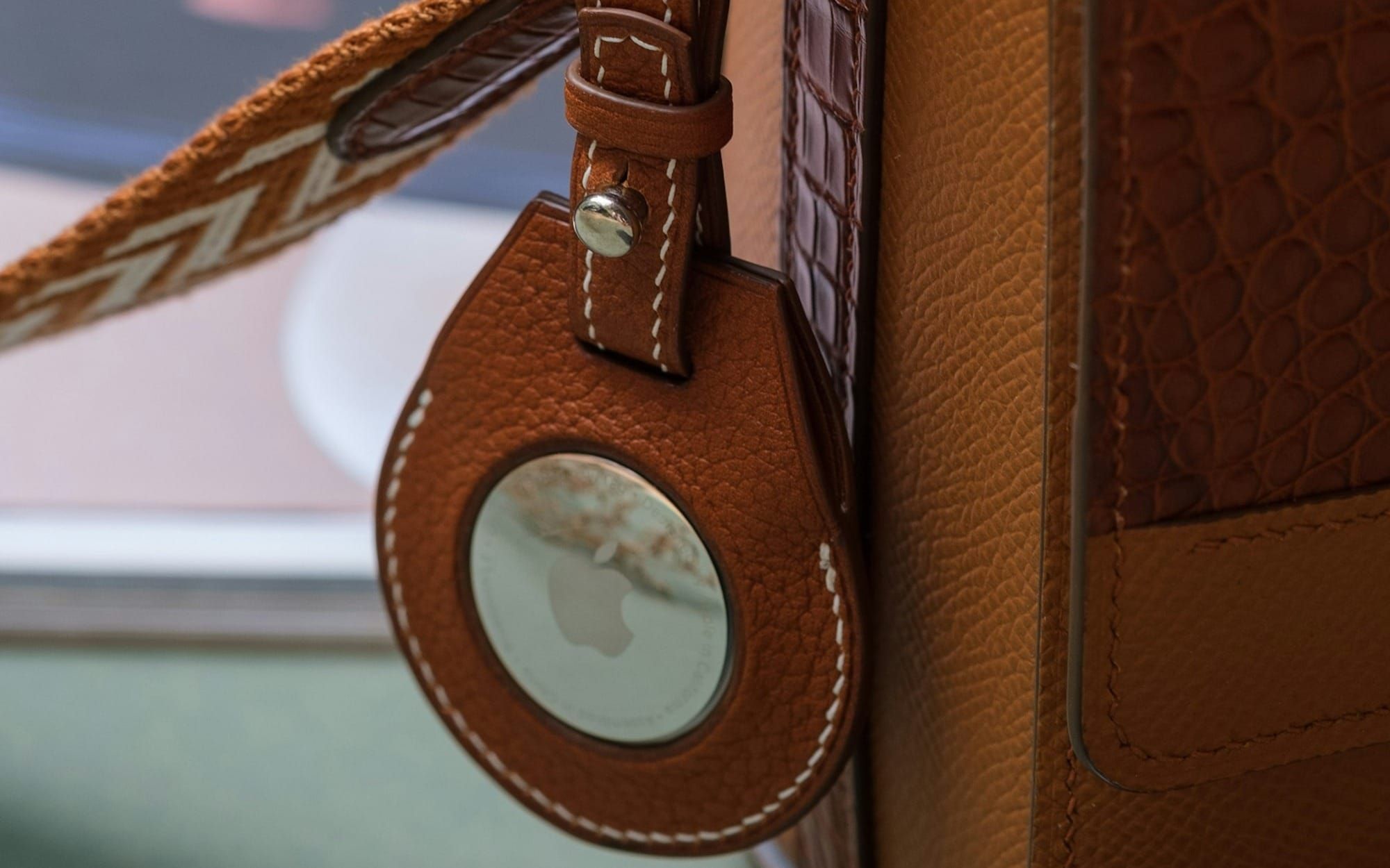 Flight passengers in Latin America can now share AirTags for live luggage tracking Post image