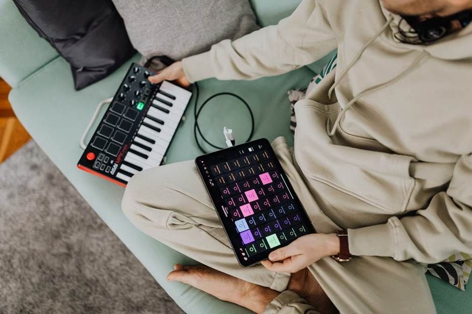 The Future of AI Music: Why Algorithmic Sound Design Is Reshaping Digital Content Post image