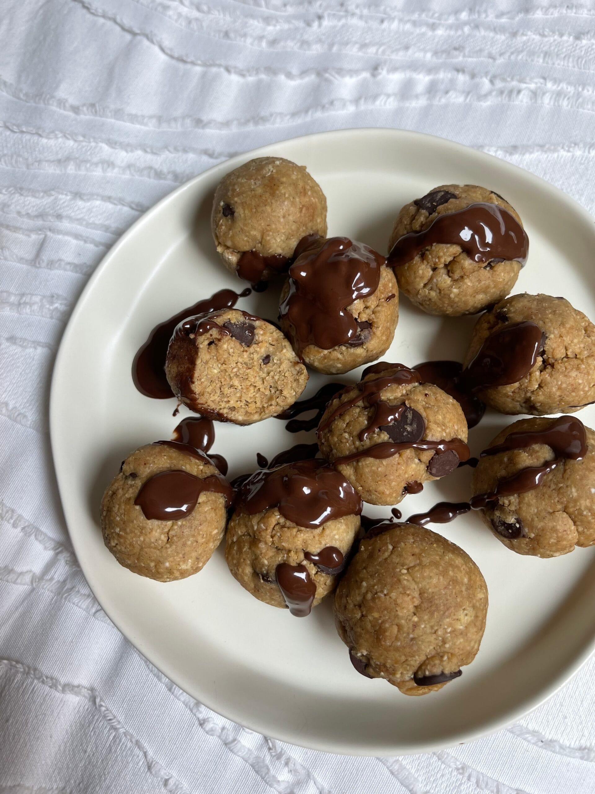 No-Bake Chocolate Chip Cookie Dough Protein Bites