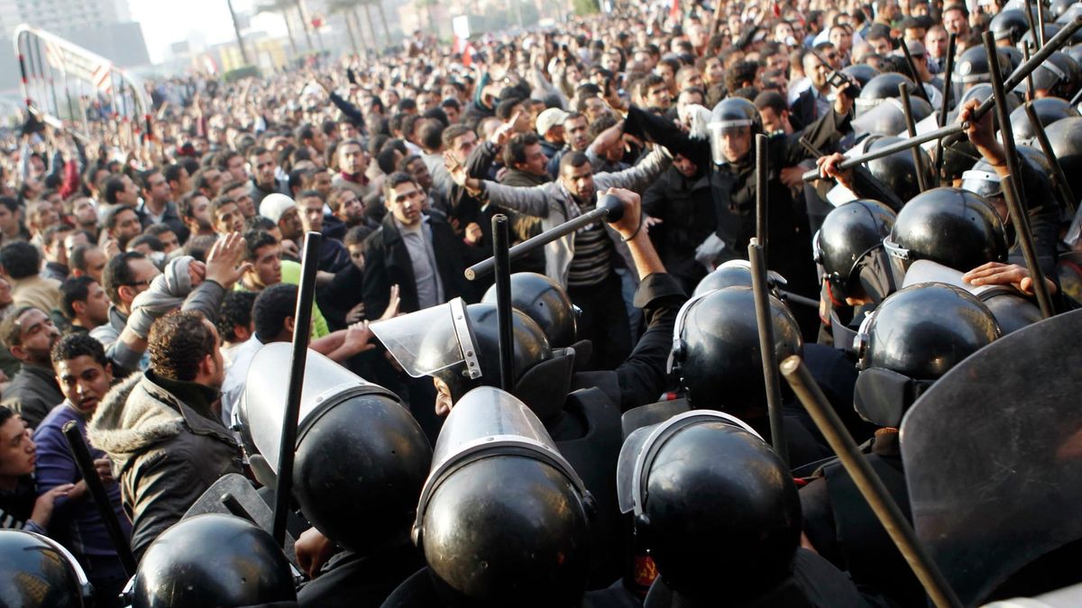 The Algorithm of Regime Collapse — or a Bit of Scientific Statistics on the Fall of Dictatorships