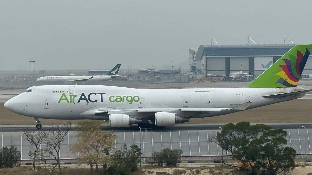 ACT Airlines confirms flight crew is healthy following Boeing 747 runway excursion; two HKG ground workers fatally injured Post feature image