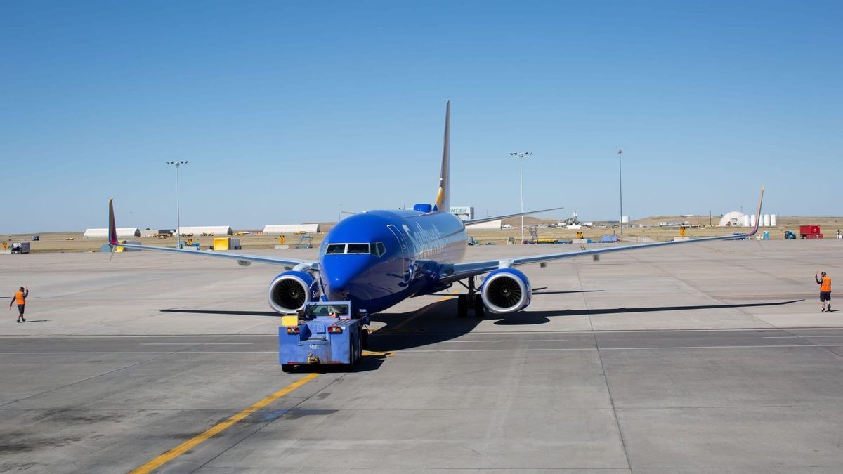 Southwest Airlines takes EBIT hit of at least $100 million due to US government shutdown and higher fuel prices Post feature image