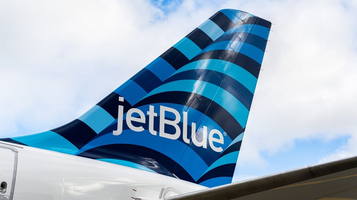 Could JetBlue become the number one airline at Fort Lauderdale Airport? Post feature image