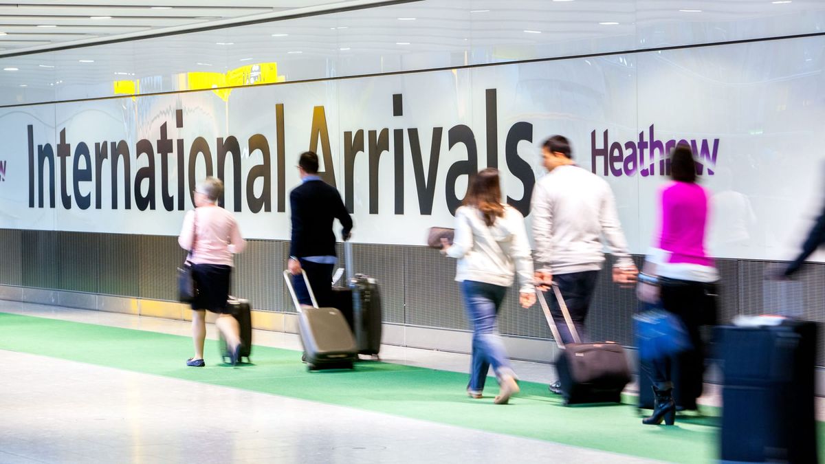 UK’s CAA proposes a slight increase in charges at Heathrow as airport looks to build third runway Post feature image