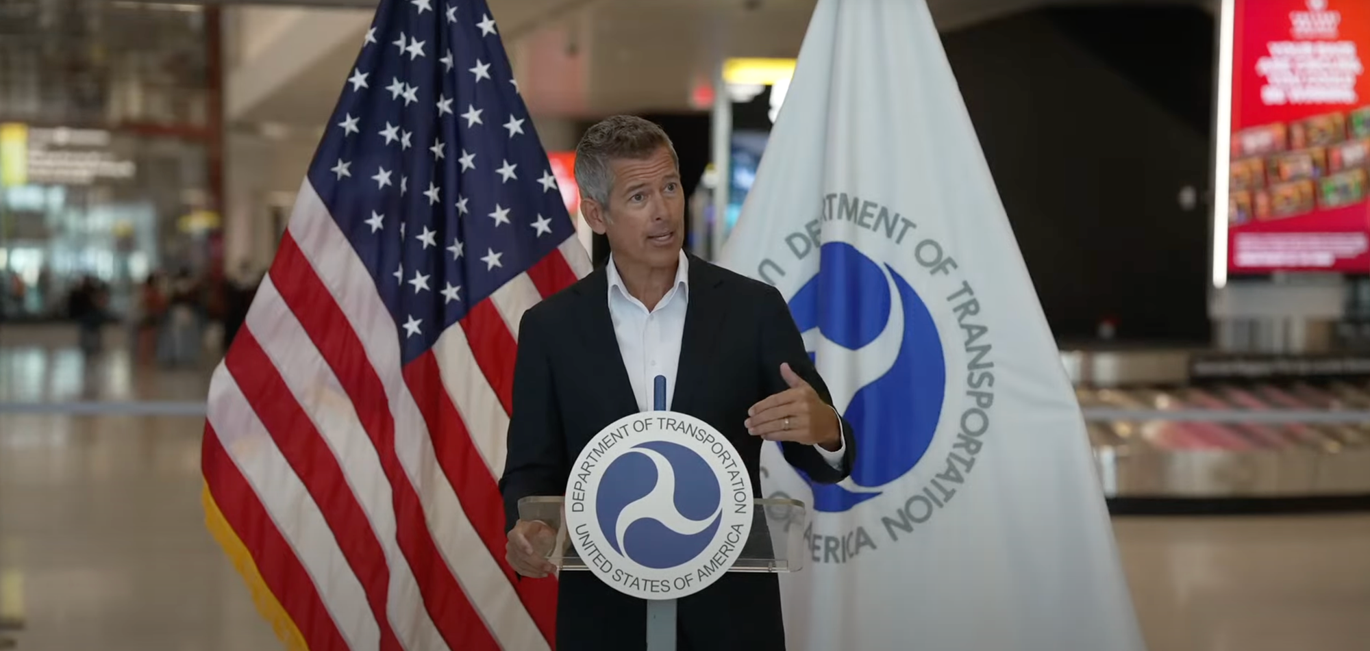 US DOT’s Duffy brings pizzas to now-unpaid air traffic controllers at EWR Post image