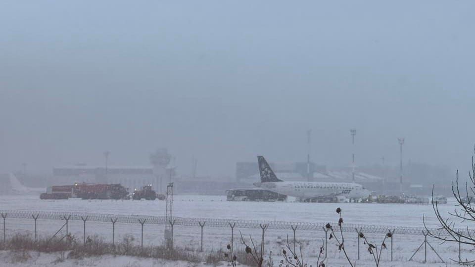 LOT Polish Airlines Embraer E170 suffers runway excursion in Vilnius Post image
